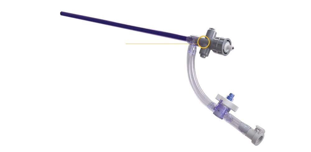 Vaina introductora INTRI24 de Inari Medical con válvula hemostática y línea lateral con llave de paso